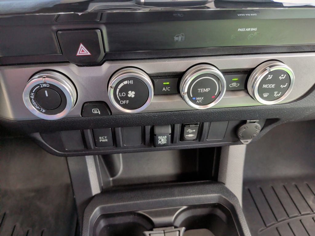 Used 2019 Toyota Tacoma SR5 AWD/4WD image 14