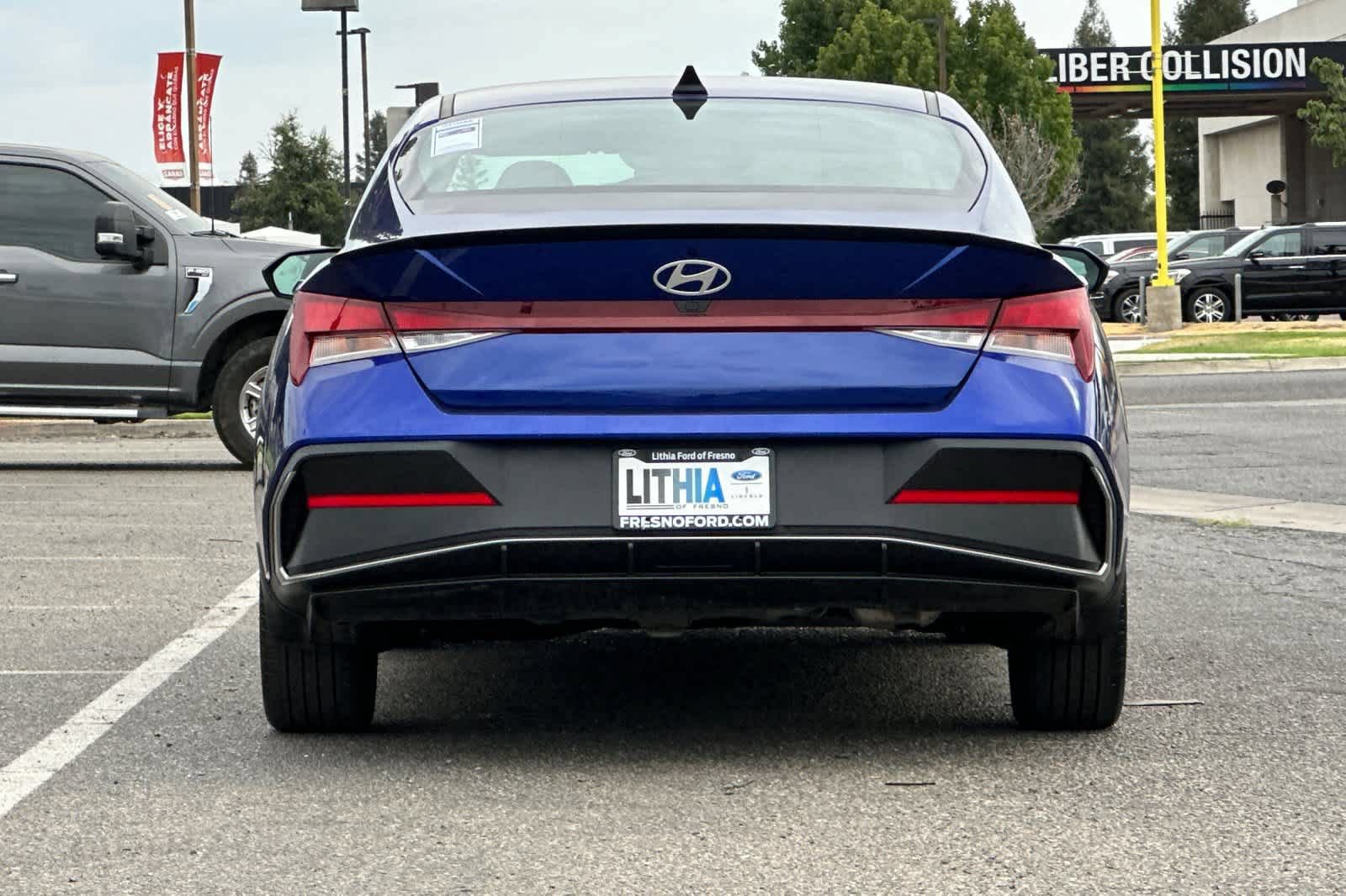 Used 2025 Hyundai Elantra Sport FWD image 8