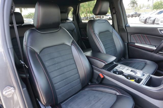 Certified 2024 Ford Edge ST-Line AWD/4WD image 2
