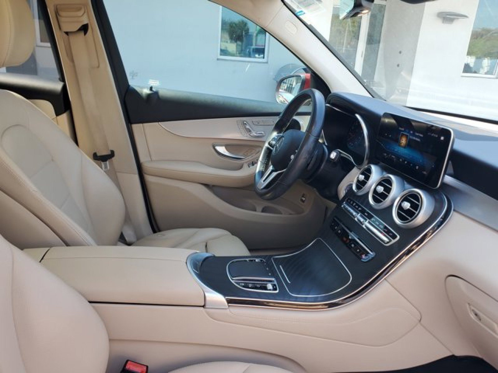 Used 2021 Mercedes-Benz GLC 300 image 36