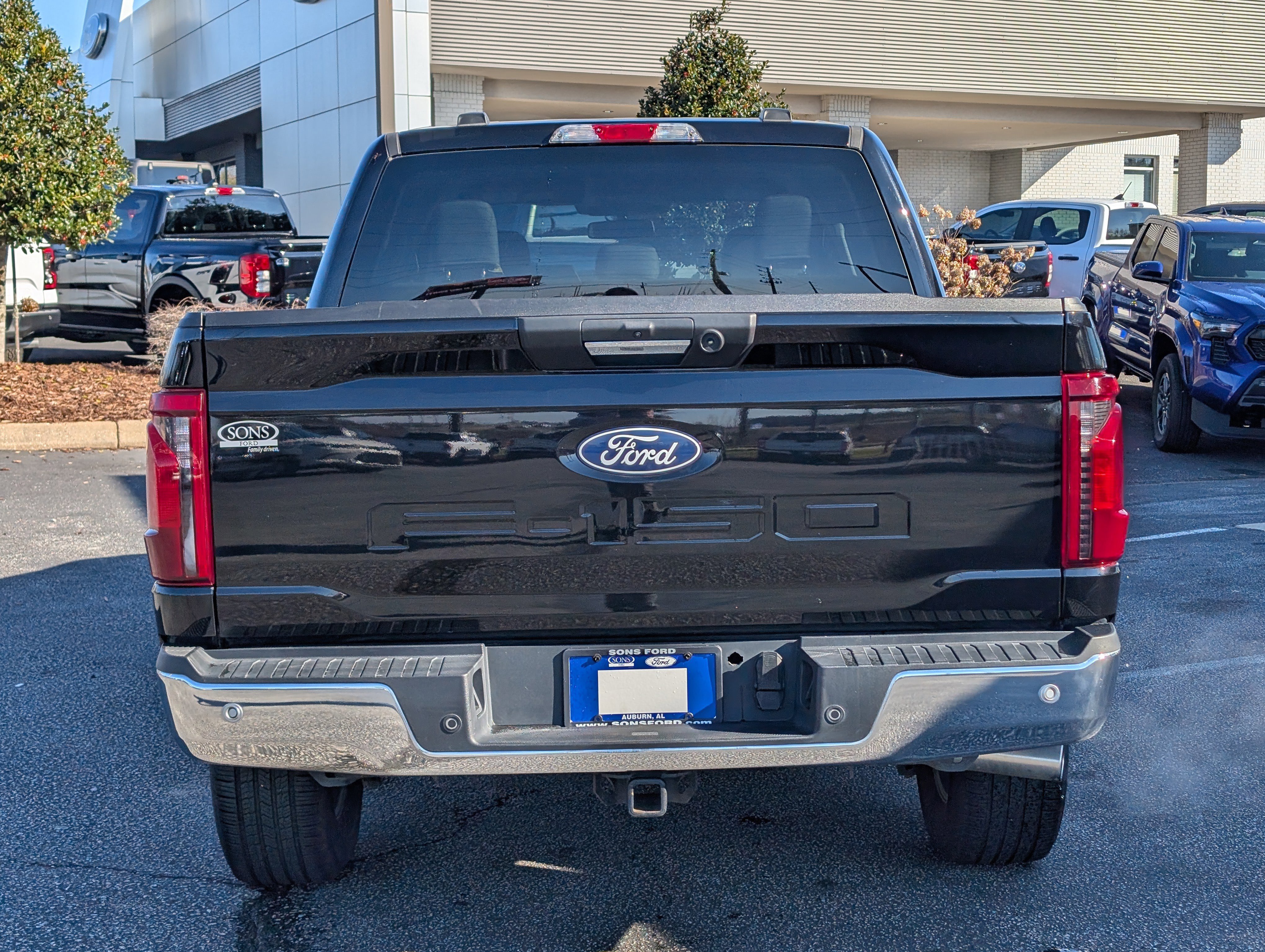 Certified 2024 Ford F150 XLT w/ Mobile Office Package image 4