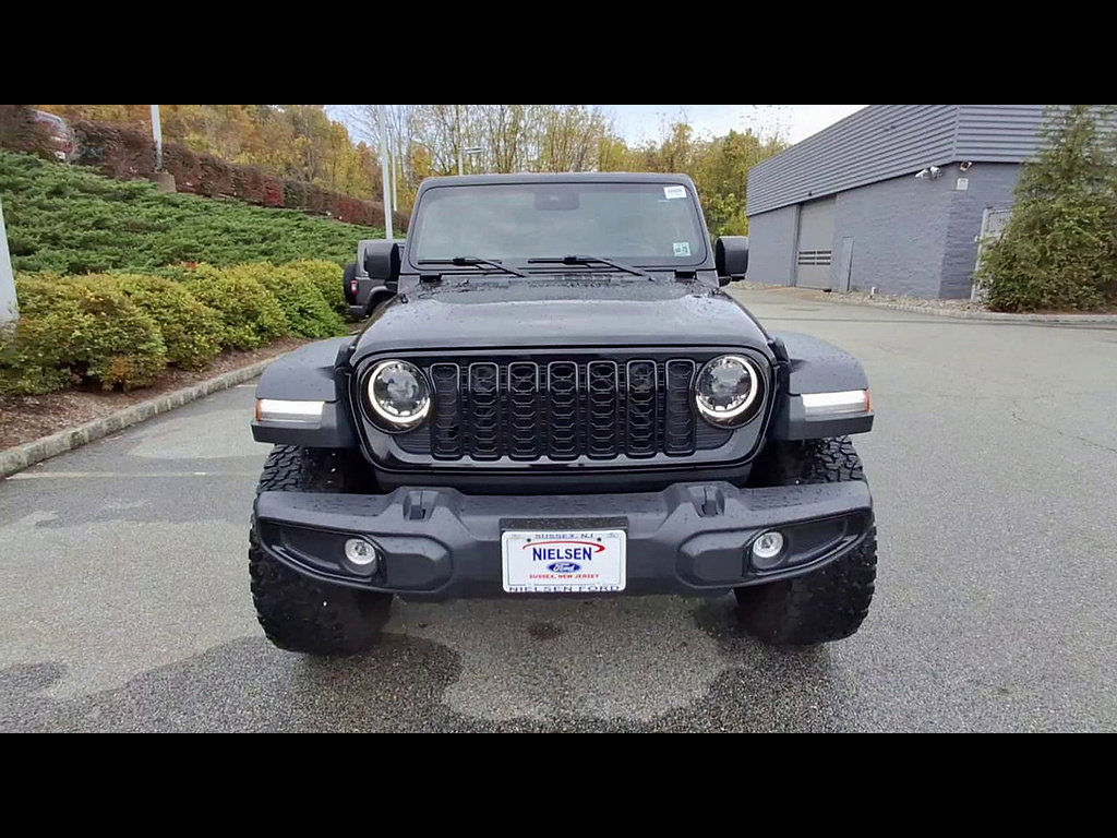 Used 2024 Jeep Wrangler Unlimited Sport AWD/4WD image 3