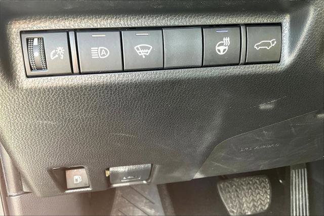 Used 2022 Toyota RAV4 XLE Premium AWD/4WD image 31