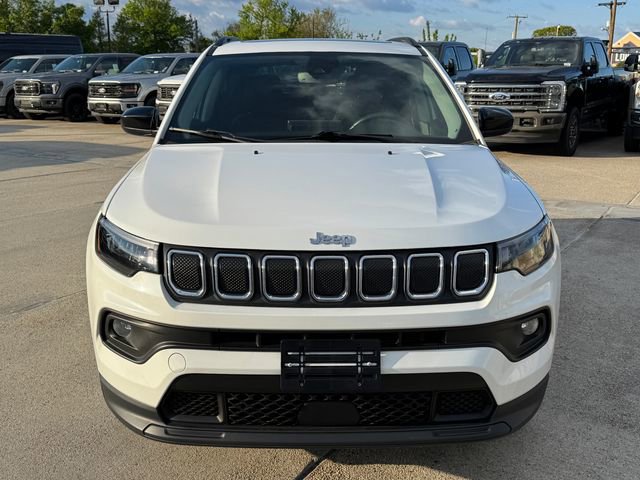 Used 2022 Jeep Compass Latitude w/ Sun and Sound Group AWD/4WD image 9