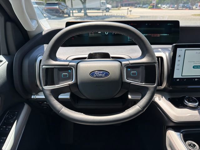 Certified 2025 Ford Expedition Active AWD/4WD image 16