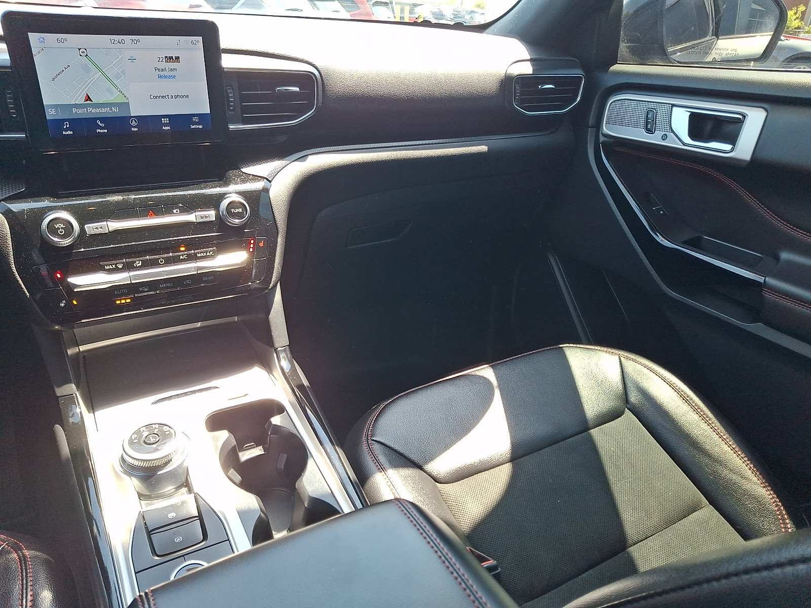 Certified 2022 Ford Explorer ST-Line AWD/4WD image 16