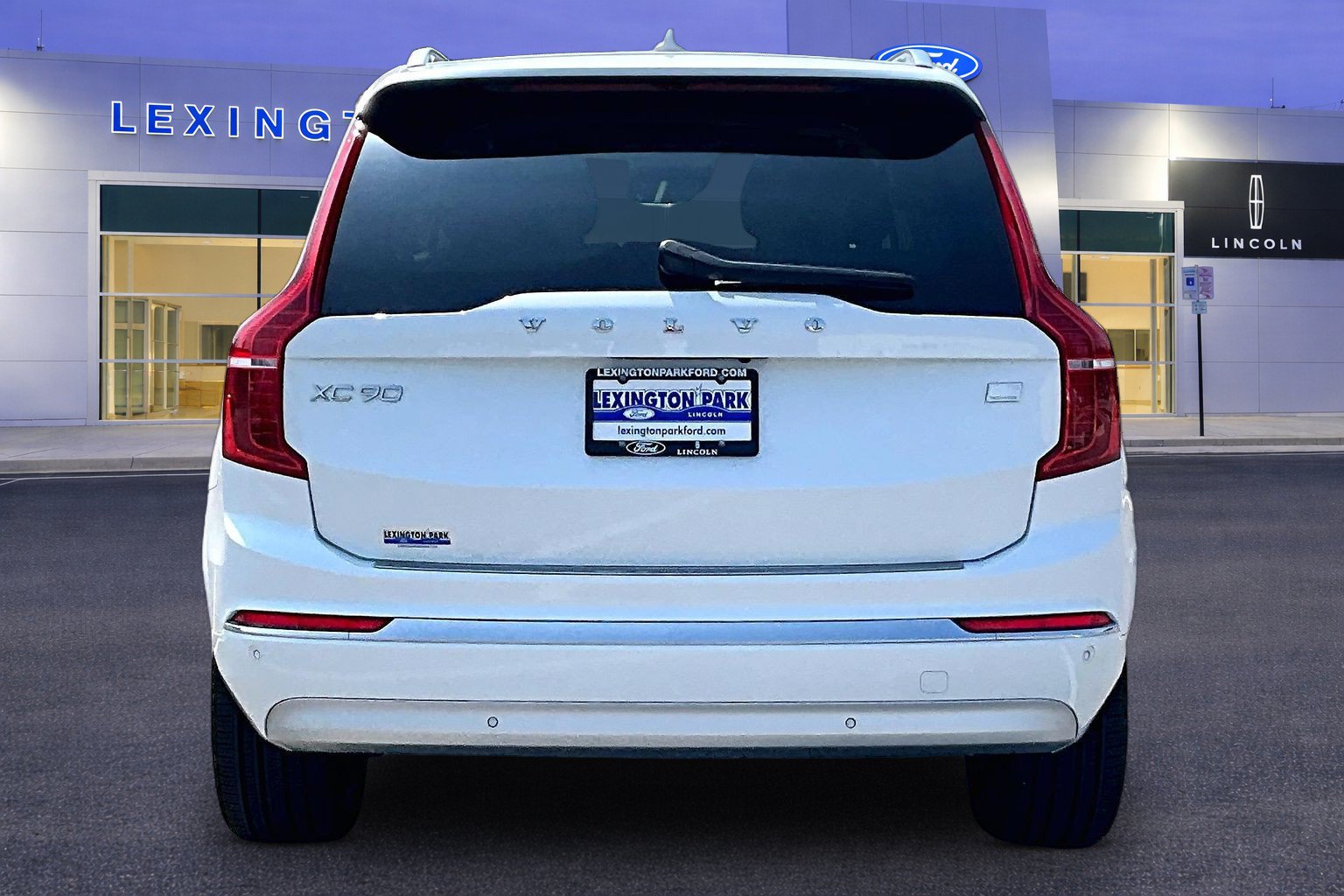 Used 2022 Volvo XC90 T8 Inscription w/ Advanced Package AWD/4WD image 6