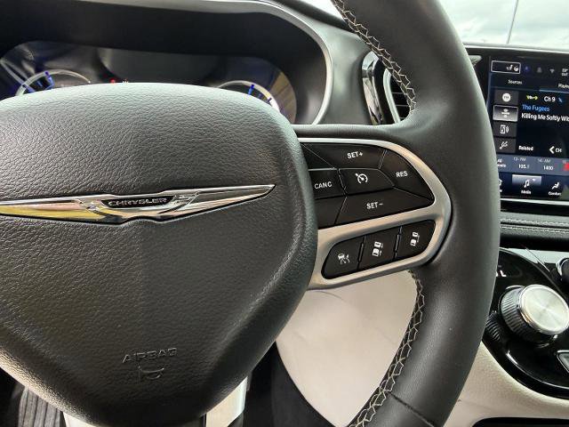 Used 2024 Chrysler Pacifica Limited FWD image 20