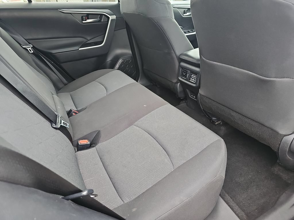 Used 2025 Toyota RAV4 XLE FWD image 11