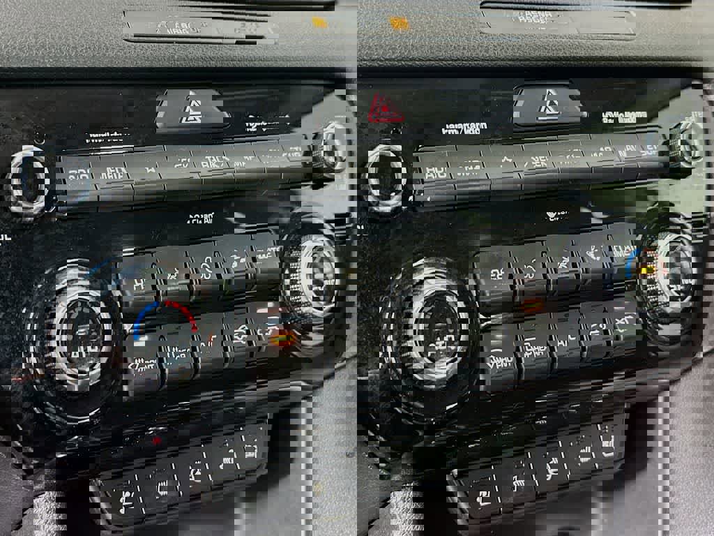 Used 2020 Kia Sportage EX w/ EX Technology Package image 21