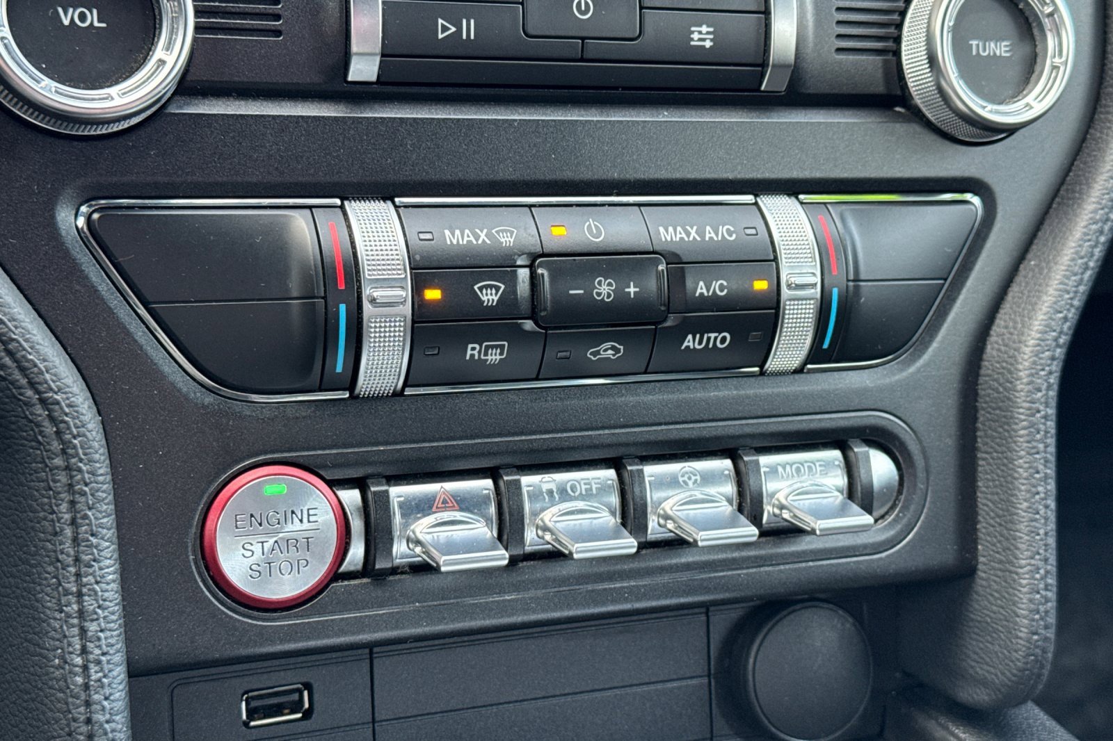 Certified 2019 Ford Mustang Coupe w/ Equipment Group 101A image 20