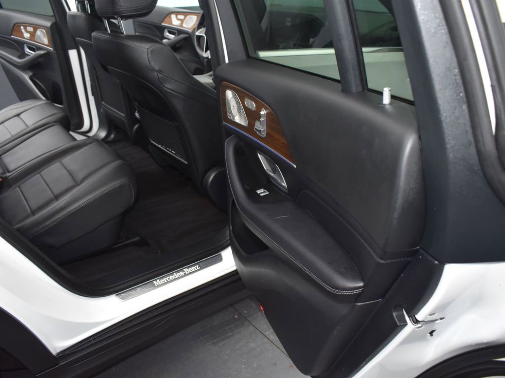 Used 2025 Mercedes-Benz GLS 450 4MATIC image 15