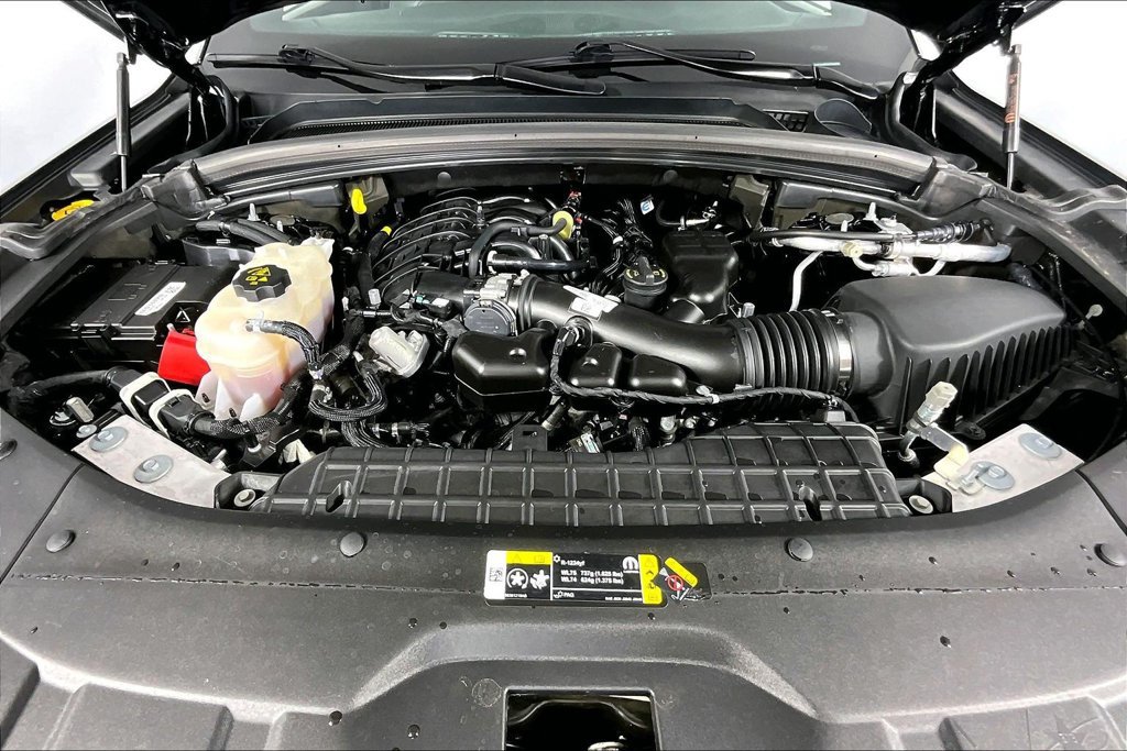 Used 2023 Jeep Grand Cherokee Altitude AWD/4WD image 9