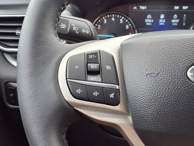 Certified 2024 Ford Explorer XLT w/ Equipment Group 202A AWD/4WD image 16