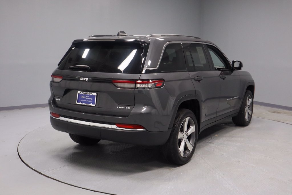 Used 2024 Jeep Grand Cherokee Limited AWD/4WD image 12