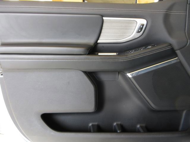Certified 2025 Ford Expedition Max Platinum image 10