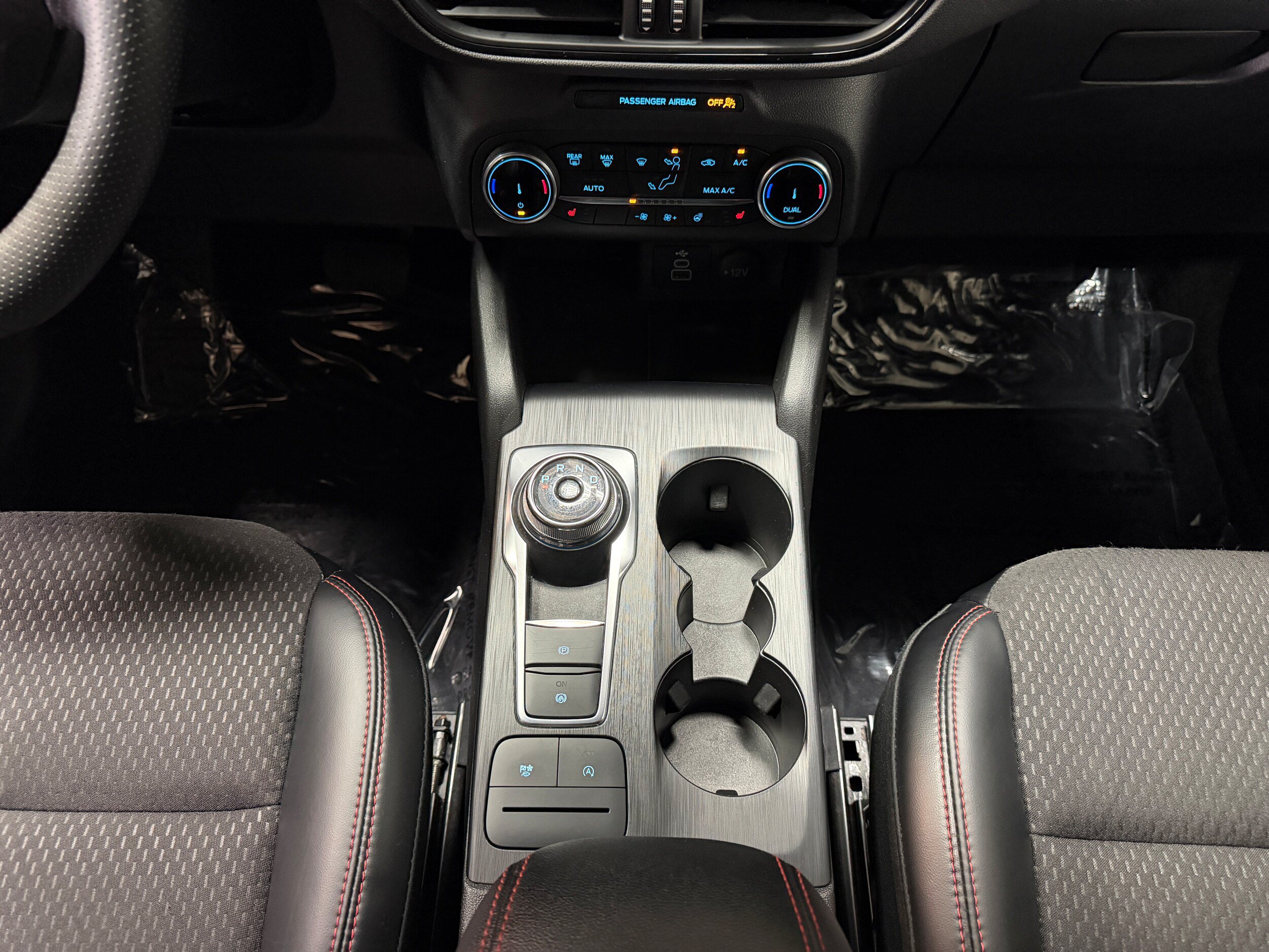 Certified 2025 Ford Escape ST-Line Select AWD/4WD image 24