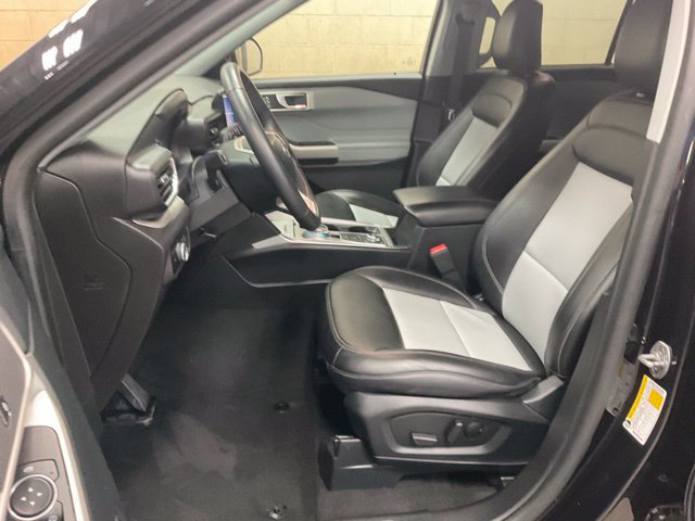 Certified 2024 Ford Explorer XLT w/ Equipment Group 202A AWD/4WD image 7