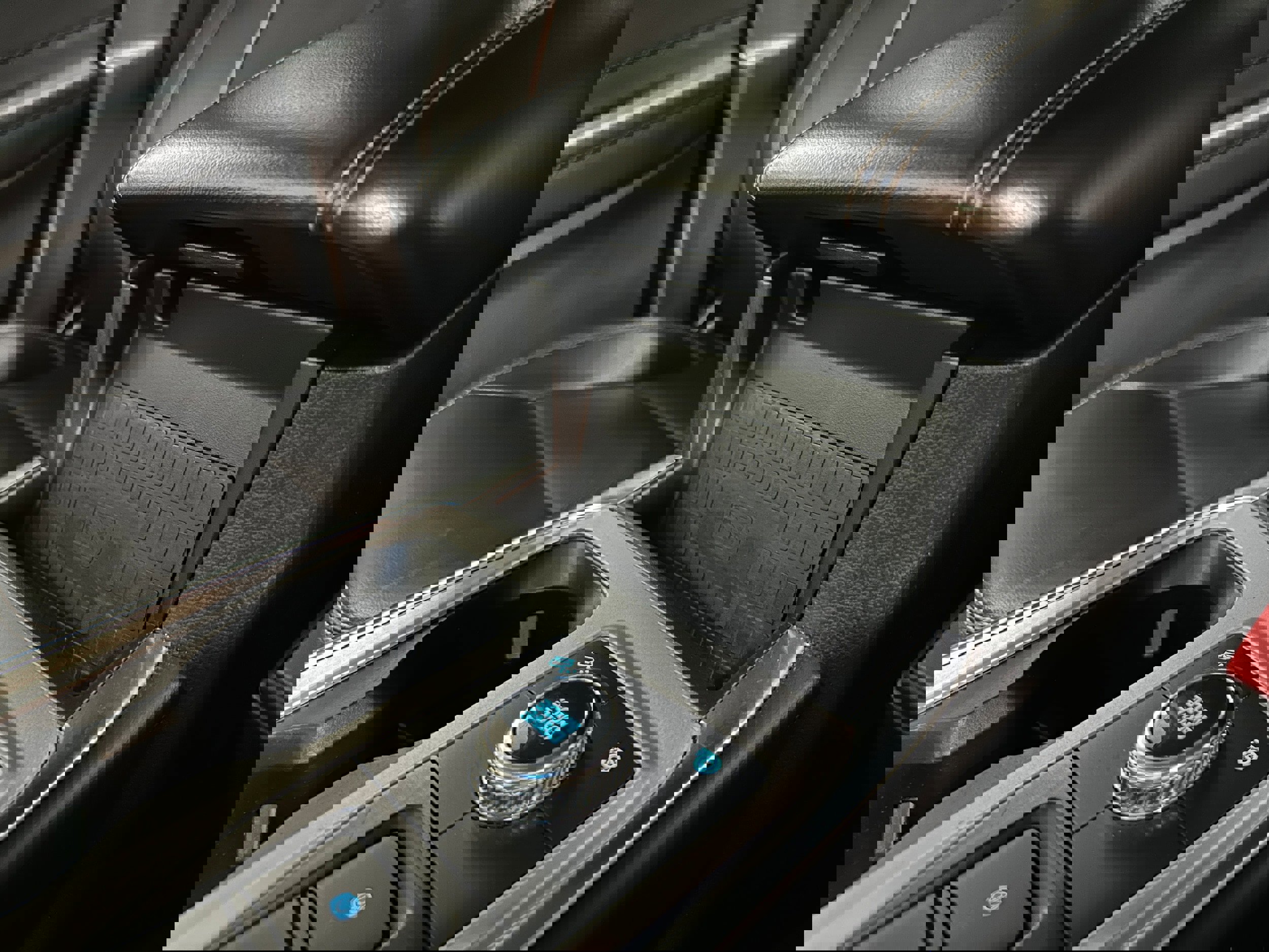 Certified 2023 Ford Explorer Limited w/ Equipment Group 301A image 28