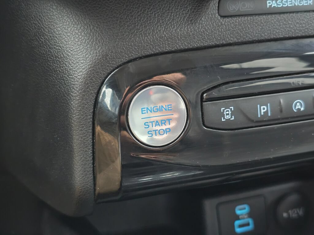 Certified 2023 Ford Escape Platinum AWD/4WD image 31