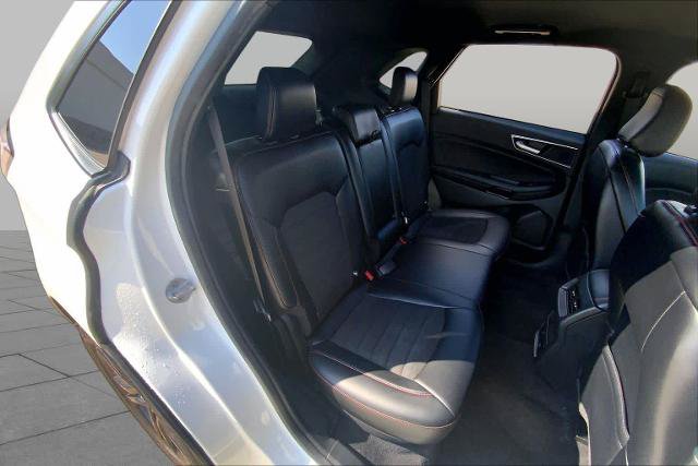 Certified 2024 Ford Edge ST-Line AWD/4WD image 19