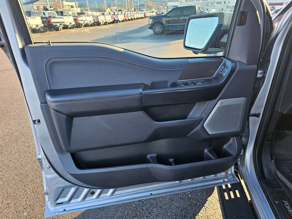 Certified 2023 Ford F150 Raptor w/ Raptor Carbon Fiber Package image 17