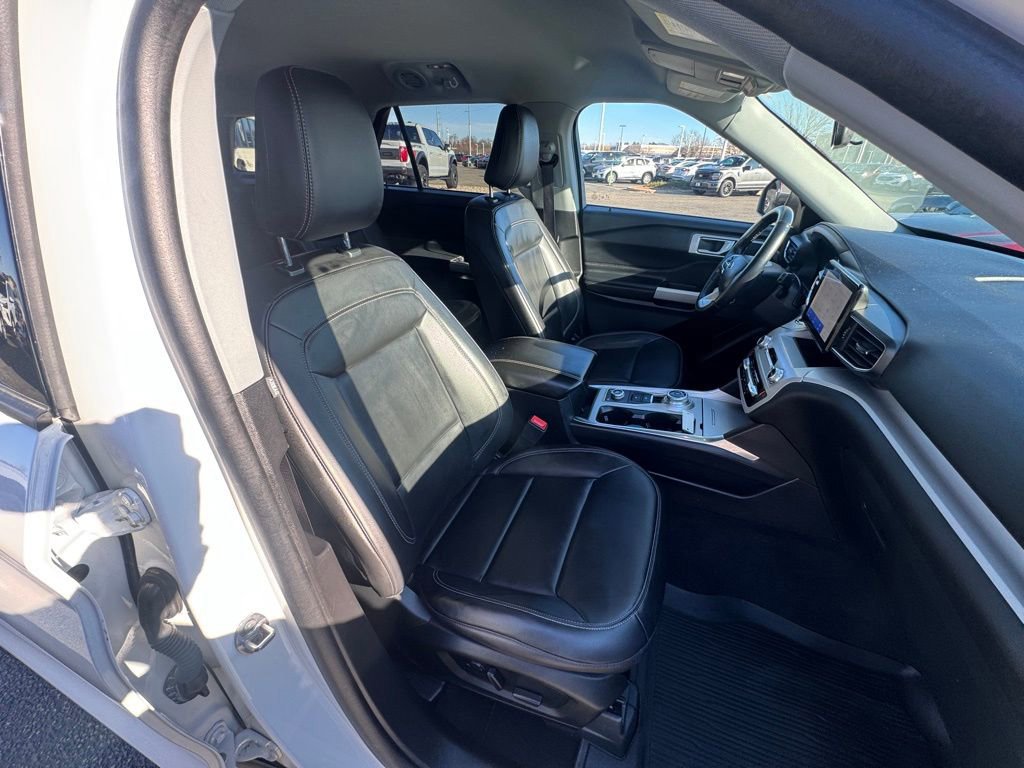 Certified 2023 Ford Explorer XLT w/ Equipment Group 202A image 22