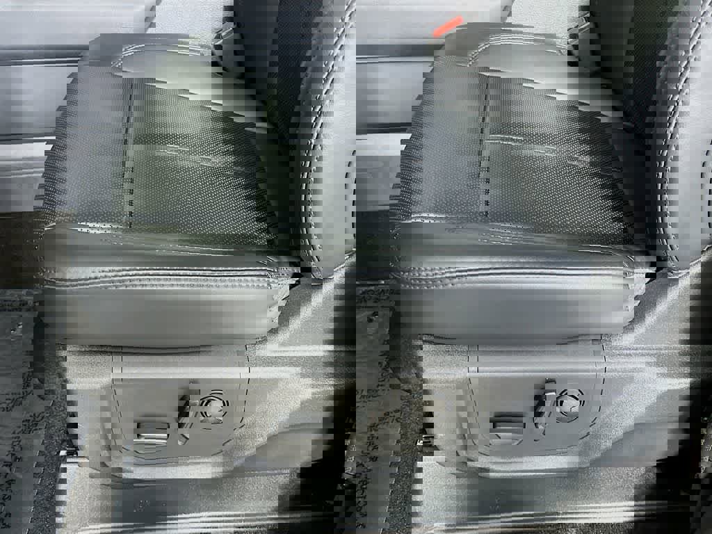 Certified 2023 Ford Expedition XLT image 30