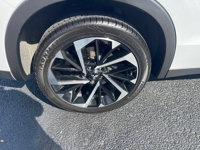 Used 2022 Mitsubishi Outlander SE AWD/4WD image 9