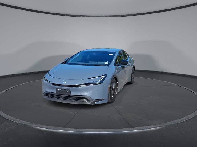 Used 2023 Toyota Prius LE FWD image 3