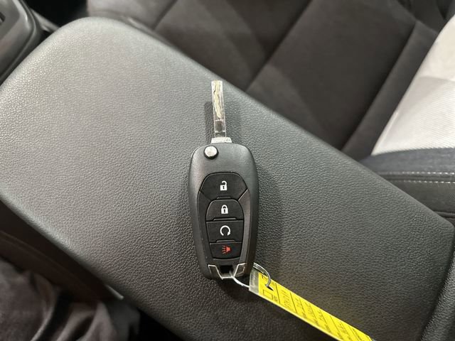 Used 2024 Chevrolet Trax RS w/ Sunroof Package FWD image 34
