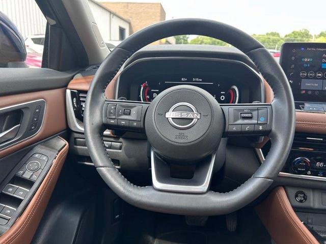 Used 2024 Nissan Rogue Platinum w/ Platinum Premium Package image 14