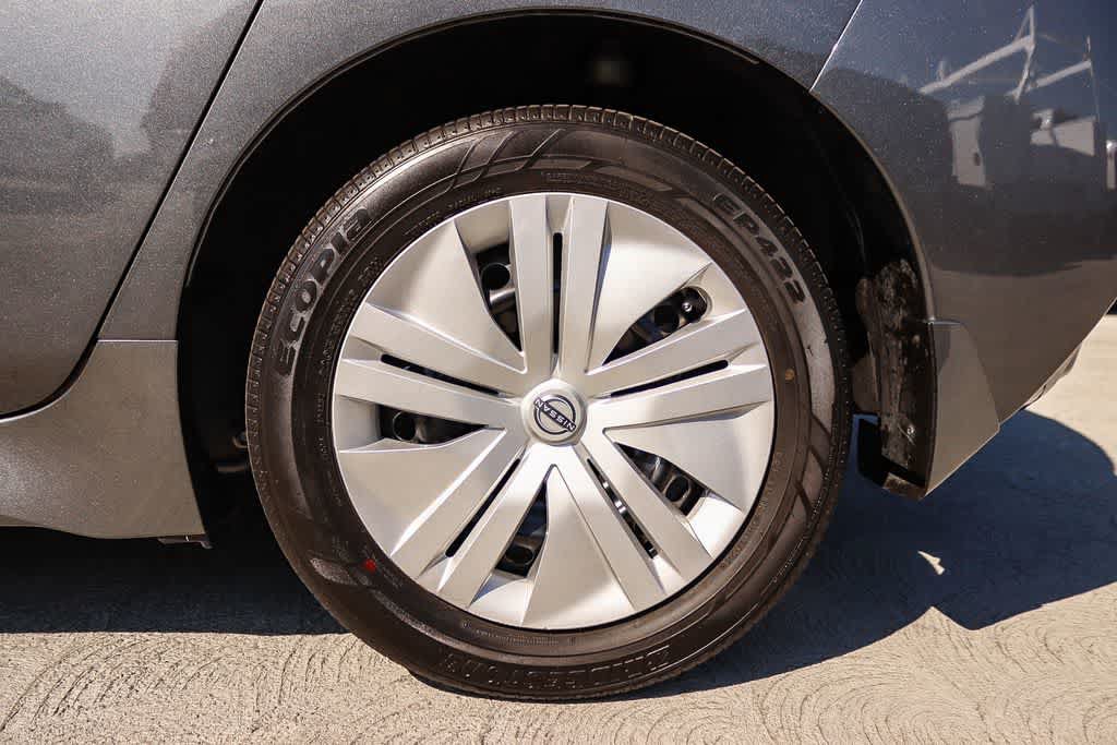 Used 2025 Nissan Leaf S FWD image 10