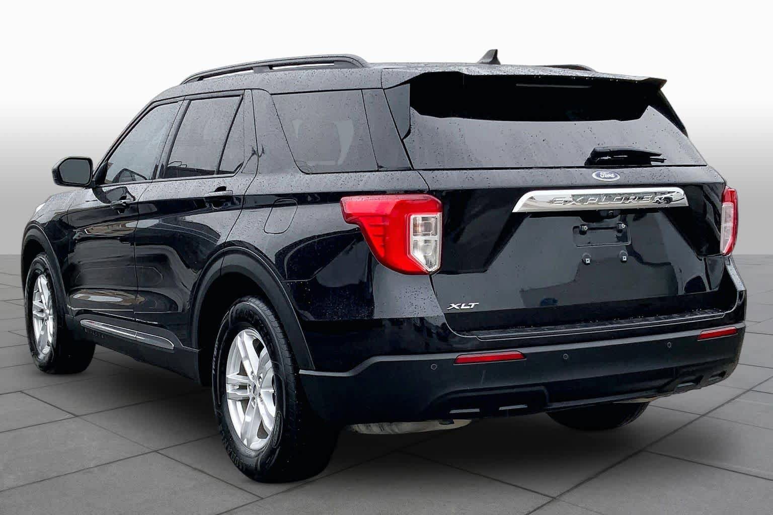 Certified 2022 Ford Explorer XLT RWD image 12