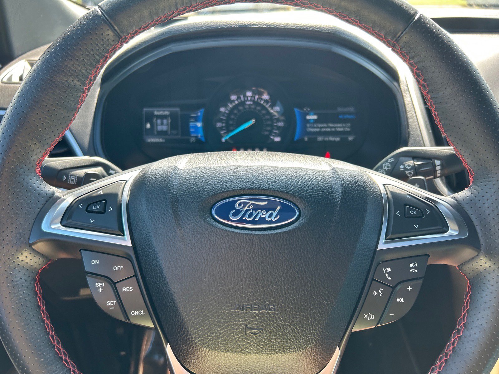 Certified 2022 Ford Edge ST-Line w/ Class II Trailer Tow Package AWD/4WD image 24