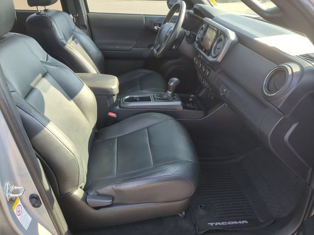 Used 2019 Toyota Tacoma TRD Off-Road AWD/4WD image 26