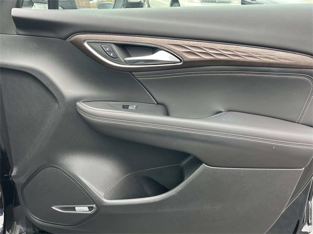 Used 2023 Buick Envision Avenir image 25
