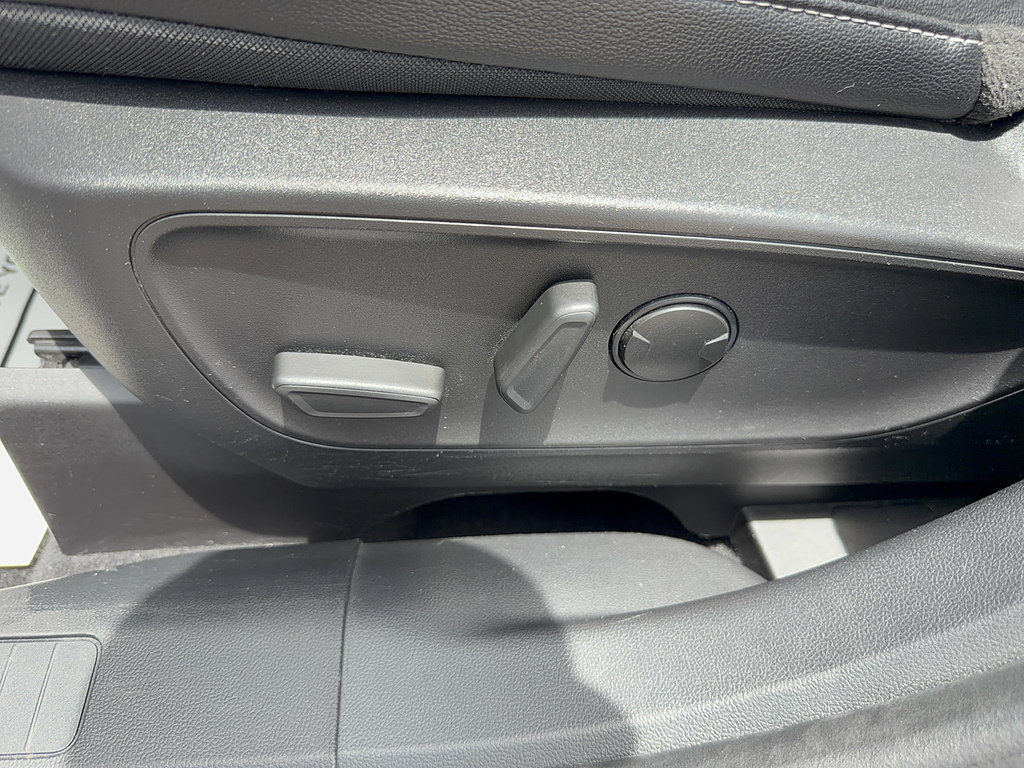 Certified 2022 Ford Escape SEL AWD/4WD image 35