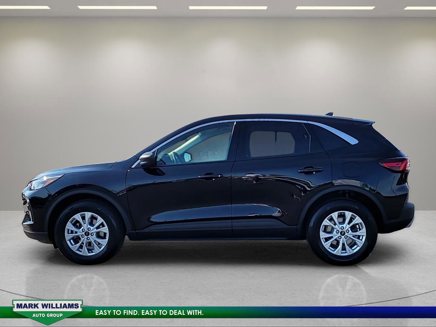 Certified 2023 Ford Escape Active AWD/4WD image 2