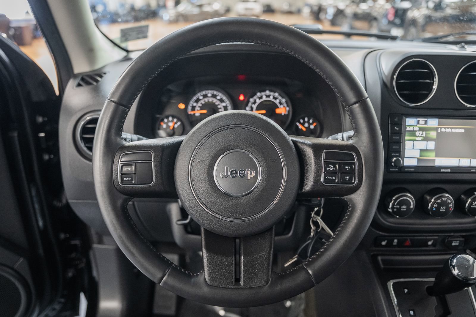 Used 2017 Jeep Patriot Latitude image 31