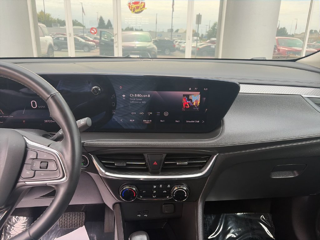 Used 2024 Buick Encore GX Preferred w/ Comfort Package FWD image 13