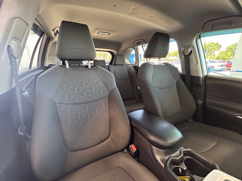 Used 2020 Toyota RAV4 XLE FWD image 29