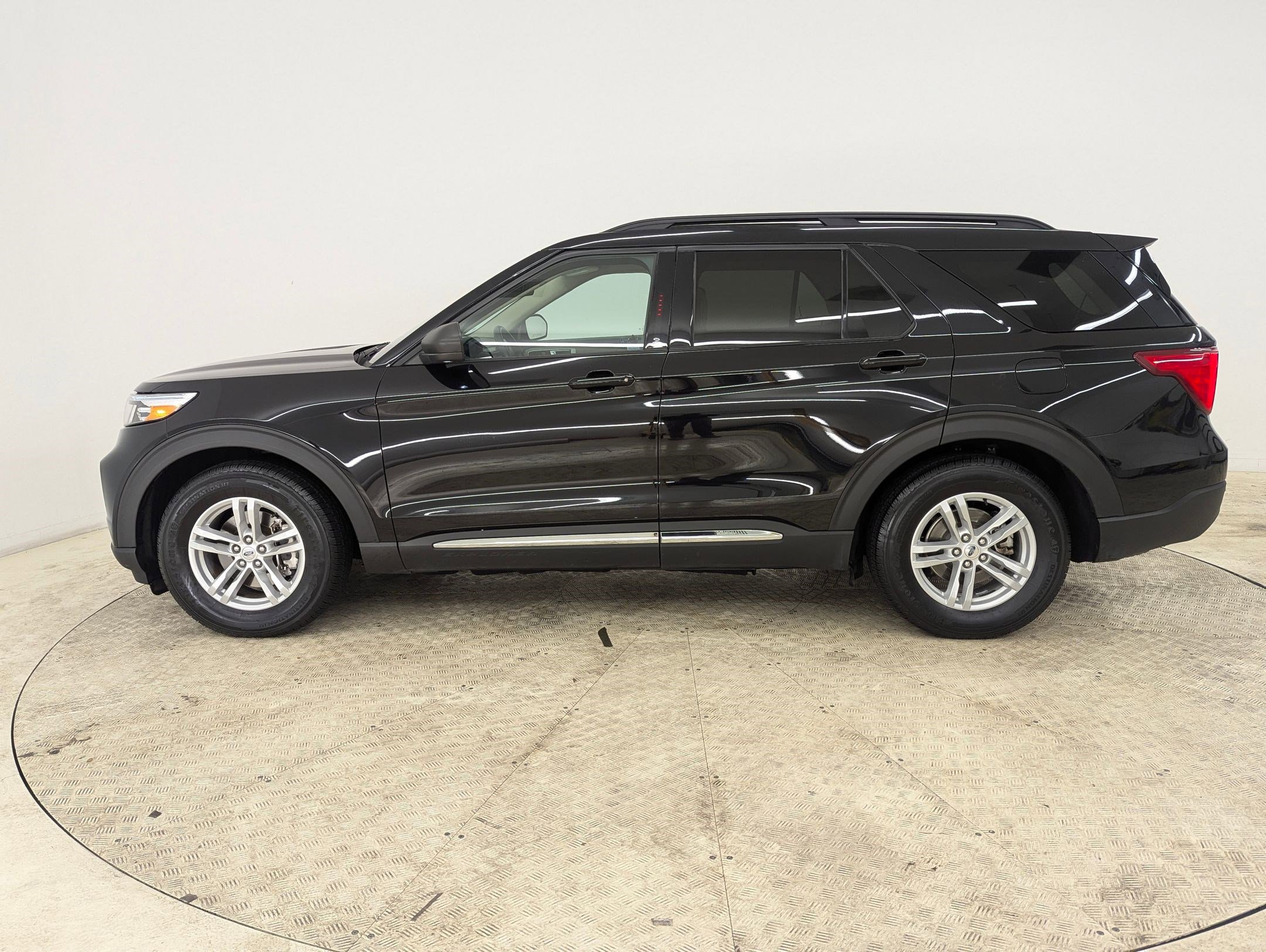 Certified 2024 Ford Explorer XLT w/ Equipment Group 202A video 2