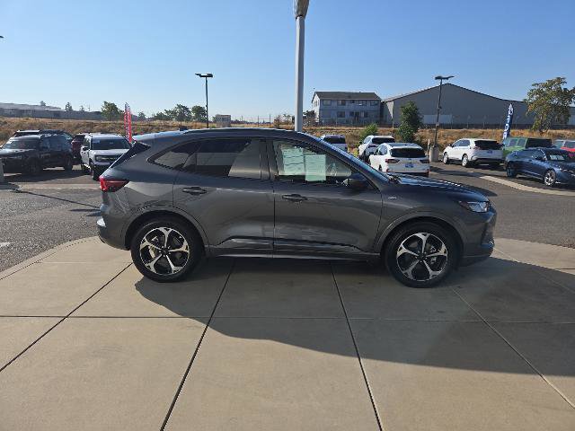 Certified 2023 Ford Escape ST-Line Select w/ Tech Pack #2 image 6