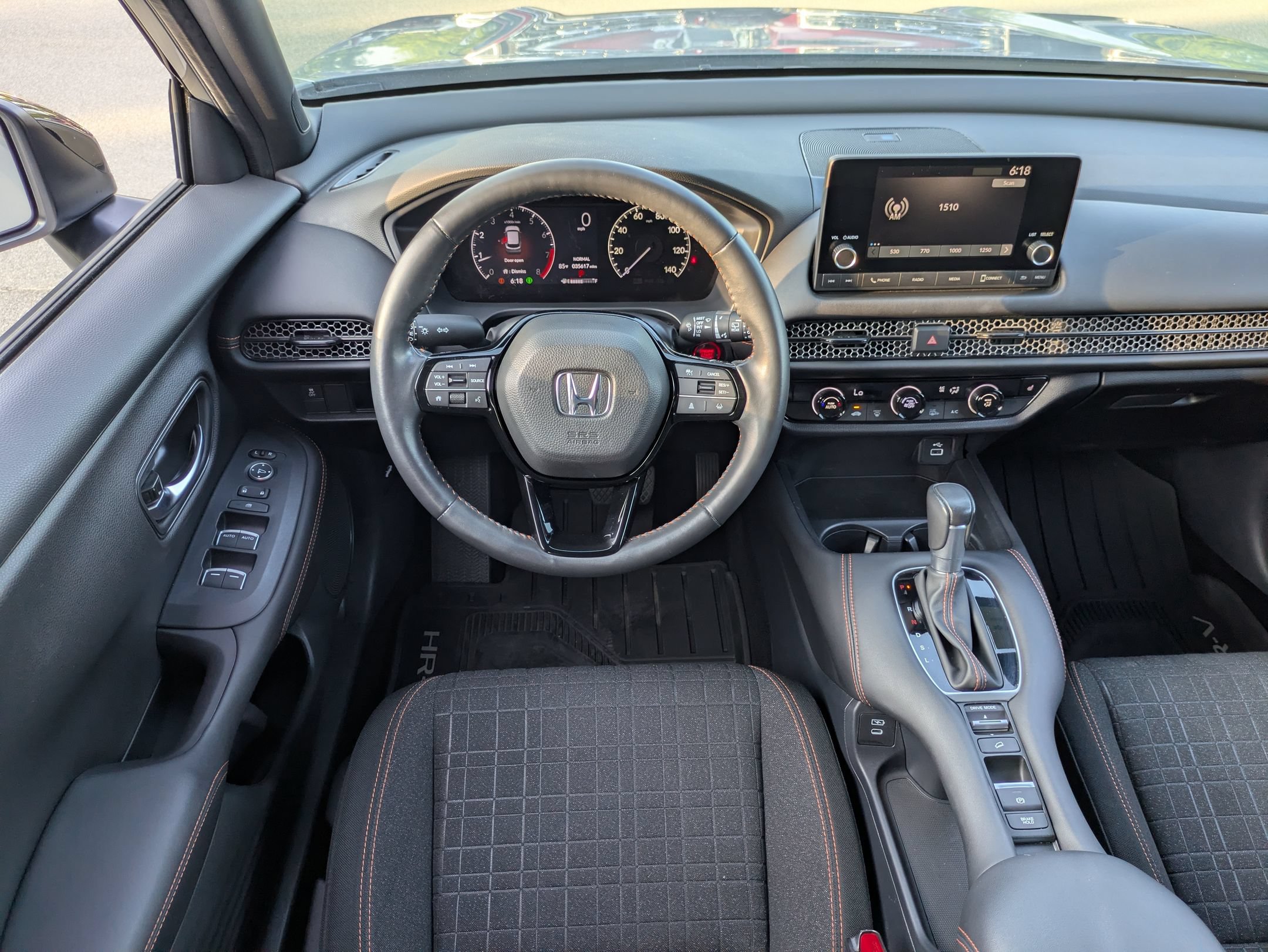 Used 2024 Honda HR-V Sport image 32