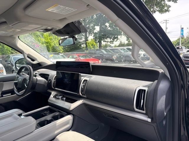 Certified 2025 Ford Expedition Active AWD/4WD image 10