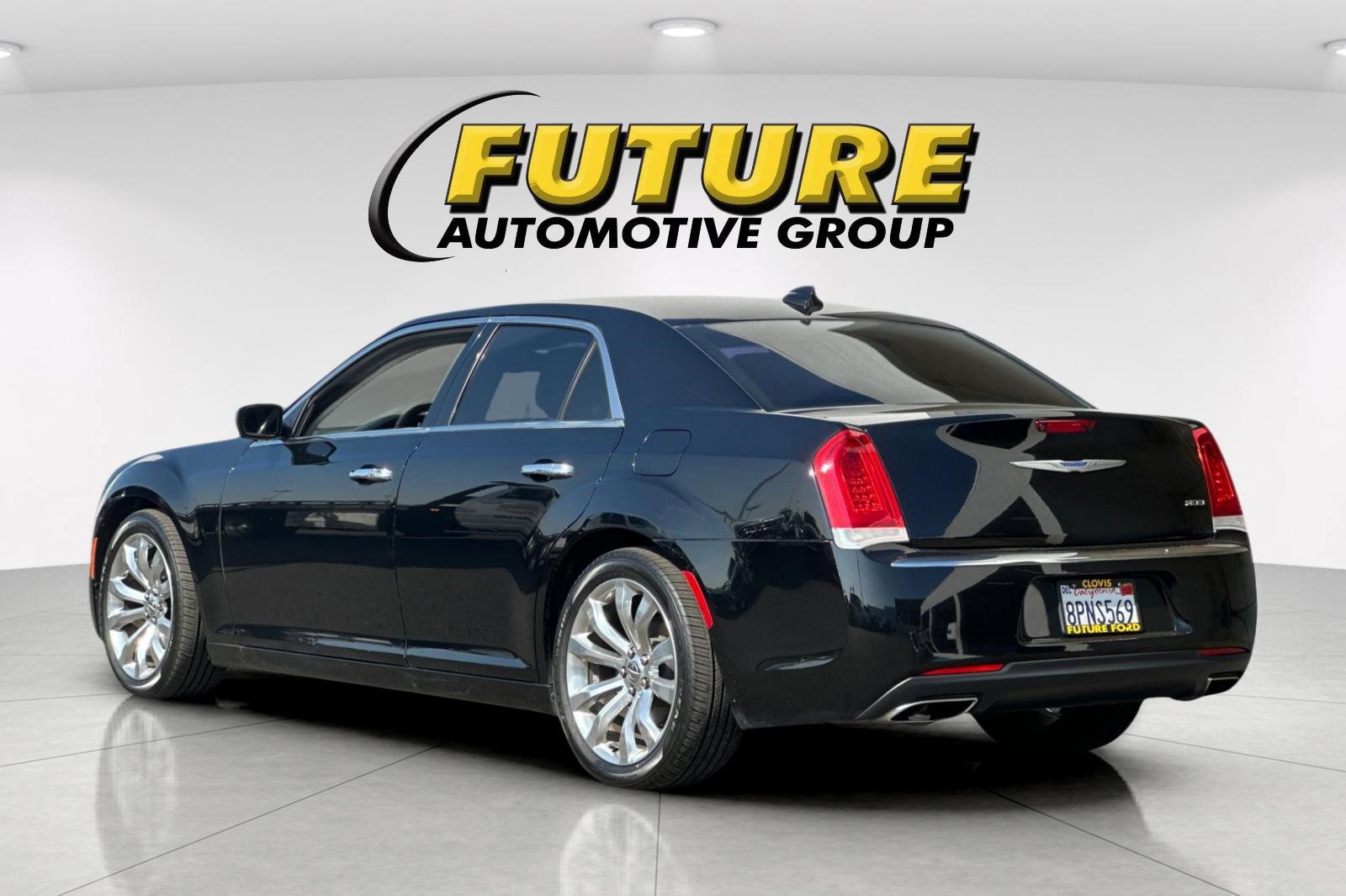 Used 2019 Chrysler 300 Limited image 3
