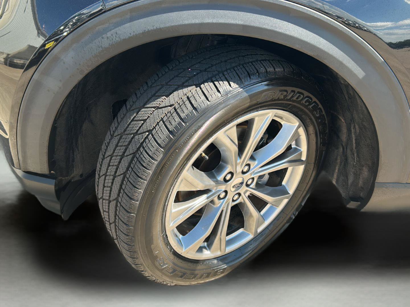 Certified 2022 Ford Explorer Limited RWD image 32