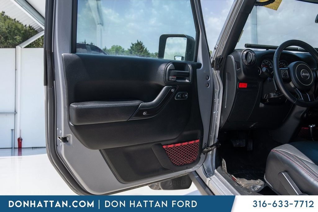 Used 2018 Jeep Wrangler Unlimited Rubicon AWD/4WD image 13