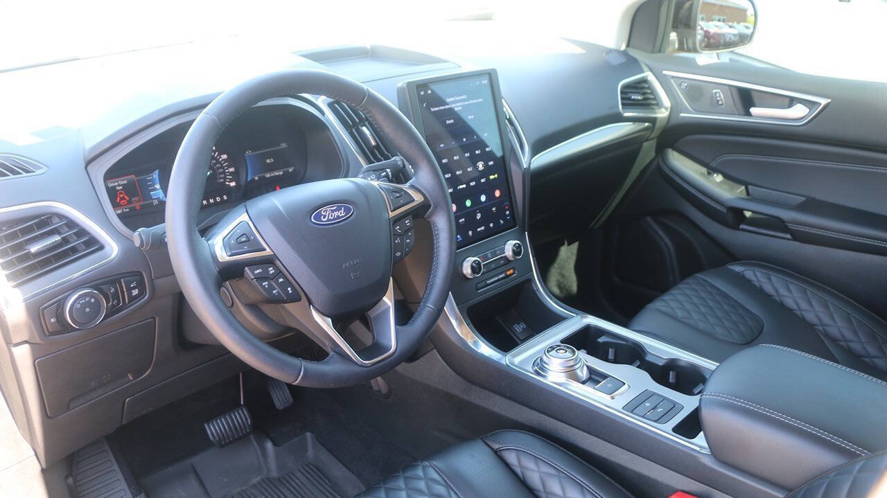 Certified 2024 Ford Edge Titanium w/ Equipment Group 301A AWD/4WD image 33